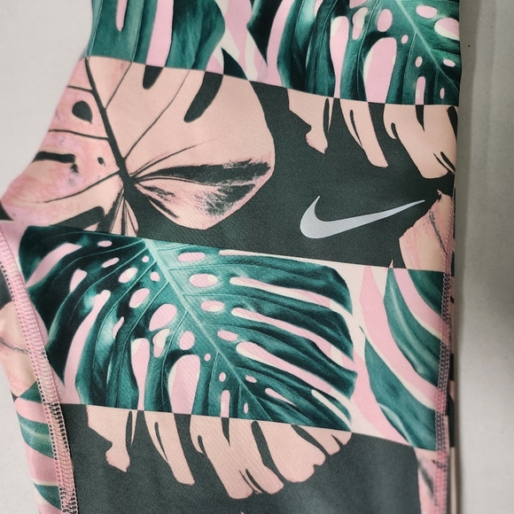 Nike‎ Dri fit Capri Tropical leggings - Picture 2 of 8